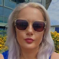 30+ "Laura Deck" profiles