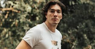 Anlat bakalım'da barış murat yağcı ile eşleşen başarılı isim izleyiciler tarafından araştırılmaya başlandı. Cedi Osman Kimdir Nereli Kac Yasinda Boyu Kilosu Burcu Hangi Takimda Sevgilisi Biyografi