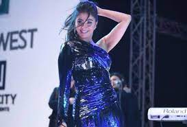 Born 2 july 1990) is an australian actress and producer.she has received nominations for two academy awards, four golden globe awards, and five bafta awards. Ø±ÙˆØ¨ÙŠ ØªØªØµØ¯Ø± Ø¨Ø­Ø« ØºÙˆØºÙ„ Ø¨Ø¹Ø¯ Ø­ÙÙ„Ù‡Ø§ ÙÙŠ Ø§Ù„Ø£Ù‡Ø±Ø§Ù…Ø§Øª Ø±Ø§Ø¯Ø§Ø± Ù†ÙŠÙˆØ²
