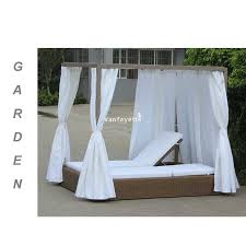 If you're on the hunt for one of the best outdoor daybed with a canopy but are on a budget, then you can't go wrong with the devoko patio furniture outdoor round daybed. Dubai Sunbed Outdoor Double Lounger Lying Bed Rattan Daybed Outdoor Furniture Rattan Round Outdoor Lounge Bed With Canopy Buy Rattan Round Outdoor Lounge Bed With Canopy Lying Bed Dubai Sunbed Product On Alibaba Com