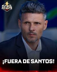 Santos Laguna hizo oficial la salida de 'Tano' Ortiz 😮 El estratega  argentino solo consiguió 7 puntos en el Clausura 2025, dejando al equipo  lagunero como último de la clasificación.