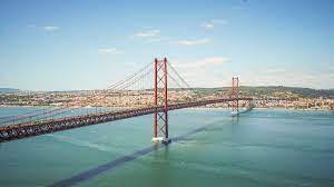 Lisboa tejo brücke ponte de abril 25. Ein Bisschen Amerika In Portugal Brucke Ponte 25 De Abril Lissabon Und Meer