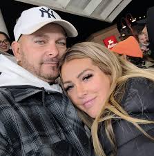 I am hoping the person who is doing this sees my post I live in the Winona  area around, Edenrock and Escarpment, every single morning during the week,  one of the people