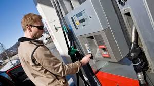 Mit dem spritpreisrechner die billigsten tankstellen in österreich finden. Schweiz Banken Blockieren Weiterhin Geld Furs Tanken News Srf