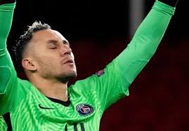 PSG vence al Lyon con destacada labor de Navas y asume el liderato (2-4)