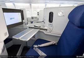 A320, a330, a340, a350, a380… chez airbus, ils ont une manière bien particulière et plutôt régulière de nommer les avions dont ils supervisent la construction. Air Algerie Prend Livraison De Son Nouvel A330 200 Equipe D Une Toute Nouvelle Cabine Commercial Aircraft Airbus