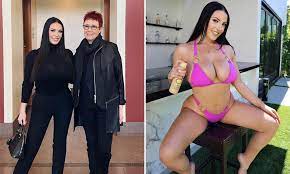 Adult star Angela White visits California school to lecture students taking  a film studies course | Daily Mail Online