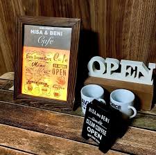 ダイソーの素材で100均diy プチプラには見えないお洒落インテリアの作り方まとめ folk カフェ風 フレーム カフェ