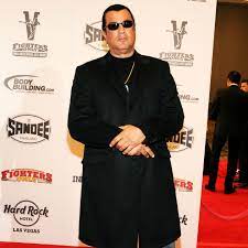 In his 1990s heyday as an action film hero. Steven Seagal Standig Auf Verbrecherjagd Gala De