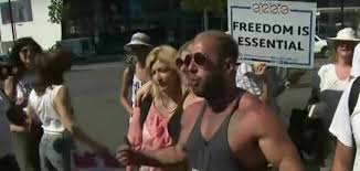 Activist chris saccoccia, otherwise known as chris sky, made it past the ontario/manitoba boundary monday along with an unspecified number of vehicles en route to a rally in thunder bay. Instagram A Banni Le Militant Viral Anti Restrictions Du Covid Chris Sky Aube Digitale