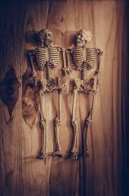 El amor, amor, amor y calaveras literarias de amor. Esqueleto Romantica De La Mano Para El Amor Eterno Selectivo Se Centran En La Mano Y El Dedo Fotos Retratos Imagenes Y Fotografia De Archivo Libres De Derecho Image 50602093
