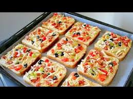 Pizza Tadinda Kahvaltilik Ekmek Dilimleri Kahvaltilik Tarifler Youtube Yemek Tarifleri Yemek Pizza