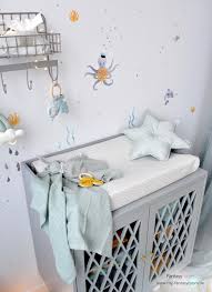 Muldenauflage Mit Mulltuch Im Babyzimmer Mit Unterwassertieren Von Dinki Balloon In 2020 Wickelauflage Wickeltisch Wickeln