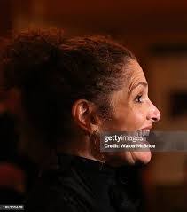 Mary Winslow's Instagram, Twitter & Facebook