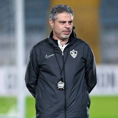 معتمد جمال حقق مع الزمالك 8 انتصارات متتالية، ومفيش مباراة خرج فيها الأداء وحش إلا لما اعتذر. مش عنيد، مش بيقول أنا صح، فاهم جمهور الزمالك وعارف إحنا عايزين إيه، ومش بيشتكي