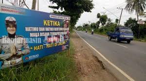 Larangan maksudnya adalah mencegah orang lain melakukan sesuatu sedangkan himbauan berarti. Kreativitas Kalimat Imbauan Dari Anggota Polres Tanahlaut Berhasil Turunkan Angka Kecelakaan Banjarmasin Post