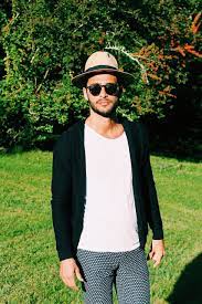 Shooting Pants Zara T Shirt Loft Design By Cardigan Sandro Glasses Lespecs Zara T Shirt Fashion Outfits Stylish Fashion