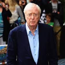Michael caine looks dapper as he enjoys a night out in london with wife shakira and friends. Michael Caine Starportrat News Bilder Gala De