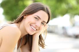 Natural Teeth Whitening Tips for a Radiant Smile