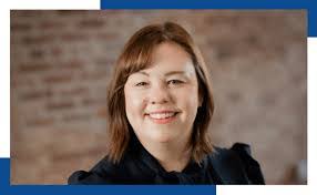 Holly Averill's Instagram, Twitter & Facebook