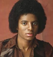 Cómo envejeció Michael Jackson a lo largo de los años : r/interestingasfuck