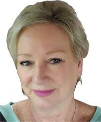 Karen Mayo's Instagram, Twitter & Facebook