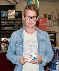 Девяностые принесли ему успех, славу, деньги. Makolej Kalkin Macaulay Culkin Macaulay Carson Culkin Aktyor Biografiya Gollivudskie Aktyory Kino Teatr Ru