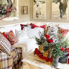 40 Christmas Spirit Decoration Ideas 2021 Page 8 Of 38 Newyearlights Com Cozy Christmas Living Room Christmas Decorations Living Room Christmas Living Rooms