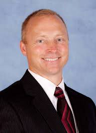 Plus: Strategic Maneuvers Keep Jim Tubbs in the Game . . . . . 4 Fait Named  Community Banker of the Year . . . . . .