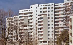 Since then, db shares have increased by 99.7% and is now trading at $13.00. 40 Prozent Der Immobilienfonds Herabgestuft Borsen Zeitung