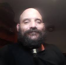 I'm normally in the side of the books, but I've realised by season 2 that  I've never read them. There was always a wheel of time book in the library,  but never