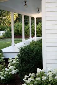 44 Attractive Farmhouse Landscaping Ideas For Front Yard Attractive Farmhouse Front Ide Uteplats Exterior Tradgard Love farmhouse style but not sure how to achieve the look outside?