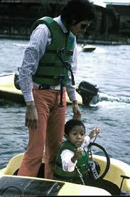 Michael Jackson & Emmanuel Lewis.