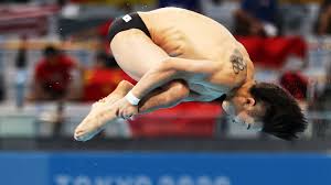 김영남과 우하람은 인도네시아 자카르타의 겔로라 붕 카르노 수영장에서 열린 2018. Ofq Xpow6p4v2m