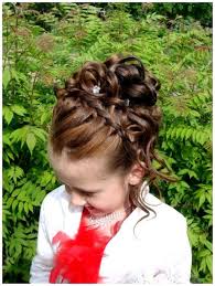 детские прически на выпускной в детском саду на длинные волосы Detskie Pricheski Na Vypusknoj V Detskom Sadu Foto Poisk V Google S Izobrazheniyami Prazdnichnye Prichyoski Pricheski