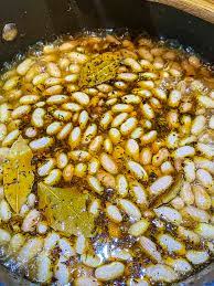 Among the prettiest fall crops, their pale red streaked pods yield white beans blotched with the same red color. Fresh Cranberry Beans With Olive Oil Garlic May I Have That Recipe