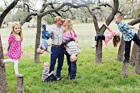 Pin By Colby Phay Fort Worth Realtor On Photography Family Funny Family Photos Family Photography Family Picture Poses