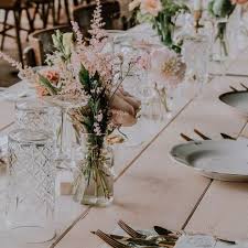 Use the following search parameters to narrow your results: 11 Beste Ideeen Over Elle Wae Trouwfeest The Barn Rotselaar Rotselaar Houten Schuur Vintage Borden