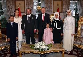 Başbakanı recep tayyip erdoğan'ın eşidir. President Erdogan Moroccan King Meet In Istanbul With Families Turkey News