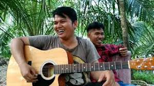 Sejarah mungkin berulang am walau engkau ku maafkan oh kekasih d g tapi mungkin hanya sementara c b keinsafan dihatimu em berpanas hujan berembun am tak pernah ku hiraukan. Lirik Lagu Dan Kunci Gitar Chord Sejarah Mungkin Berulang News Boyz Era Id Resep Kuini