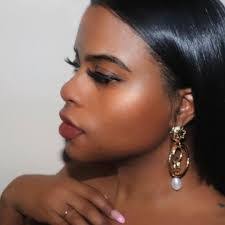 Lauren Allen's Instagram, Twitter & Facebook