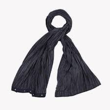 And heavy winter scarves are ideal for a simple toss and tuck, in my experience. Best Travel Scarves For Chilly Airplanes Cold Destinations