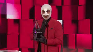 Here S What S Going On With The Weeknd S Face At The 2020 Amas
