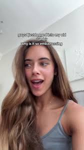 The thigh gap pics are giving me war flashbacks. Why is there so much  Barbara palvin??