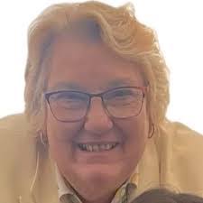 Jennifer Kross's Instagram, Twitter & Facebook