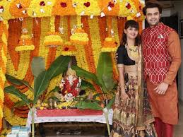 You can follow some simple ganesha festival decoration ideas at home and make your house look brilliant. Happy Ganesh Chaturthi 2019 B Town Celebs Welcome Bappa Home The Times Of India
