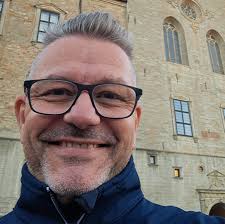 Hey all. I'm still learning the basics around the fenix a320 and I'm  getting abit more confident setting it up taking off etc but I need some  help