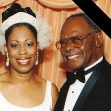 So ladies, how many of you have done what actress Pauline Dyer did to me at  the Maxwell concert in LA? Chivalry is NOT extinct! 😂😂😂 I had to  #BringTheFunk to her!