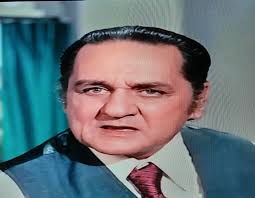 Our famous movie actor Ntxawm Lauj aka Niam Fav Maiv. If you guys don't  know, this is her daughter 🔗Click