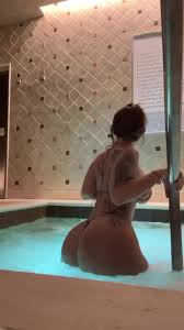 Hot Tub 🔥 - Porn Videos & Photos - EroMe